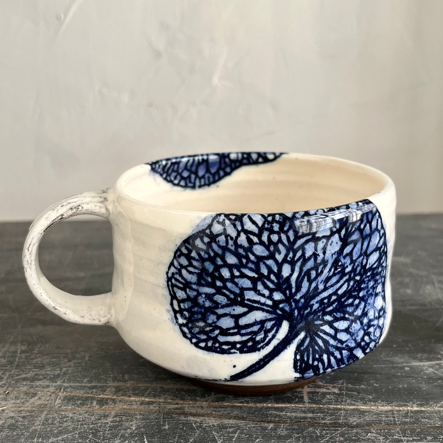 Blue leaf mug