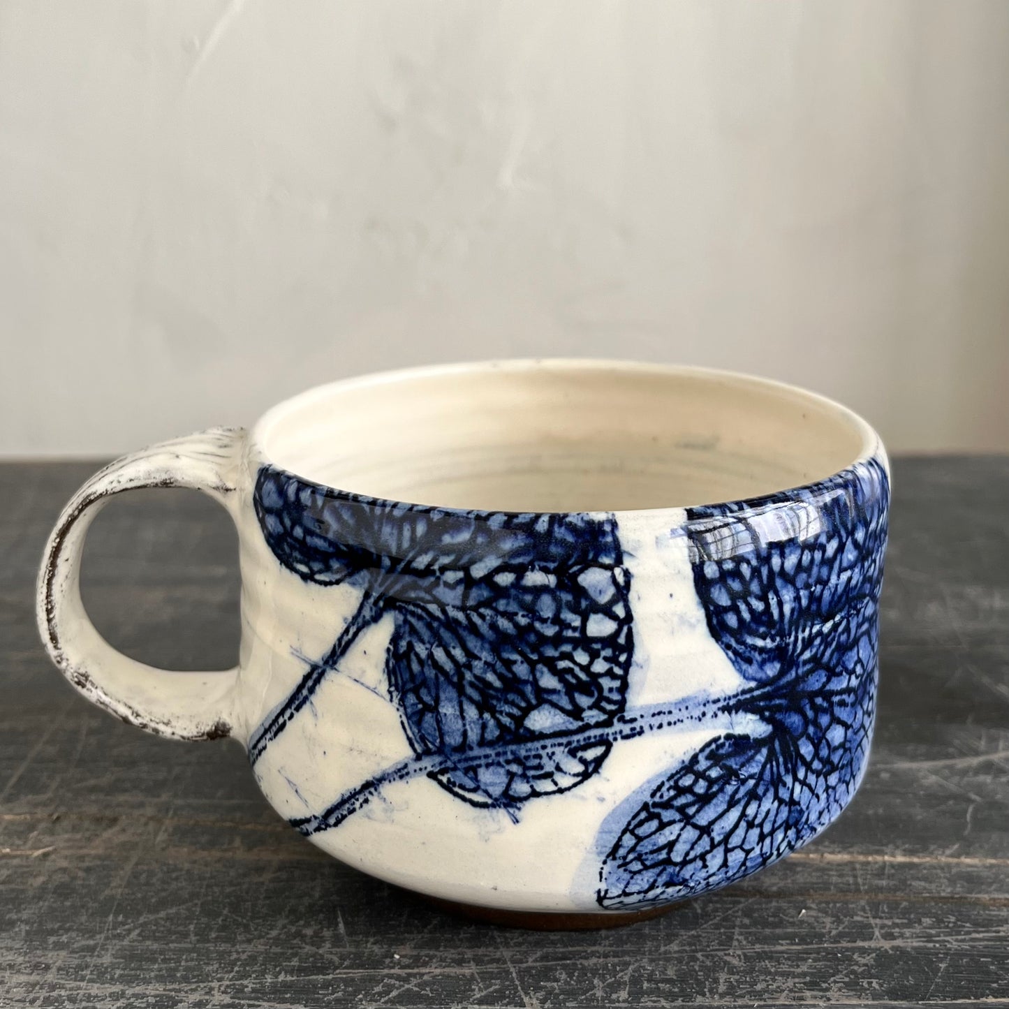 Blue leaf mug