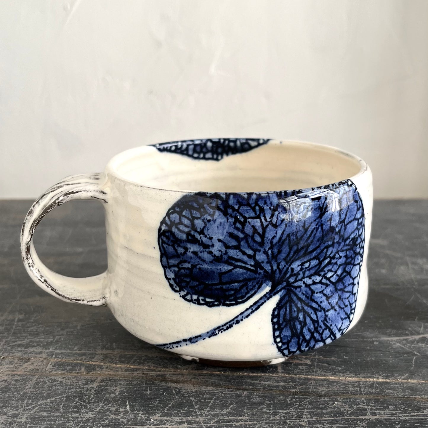Blue leaf mug