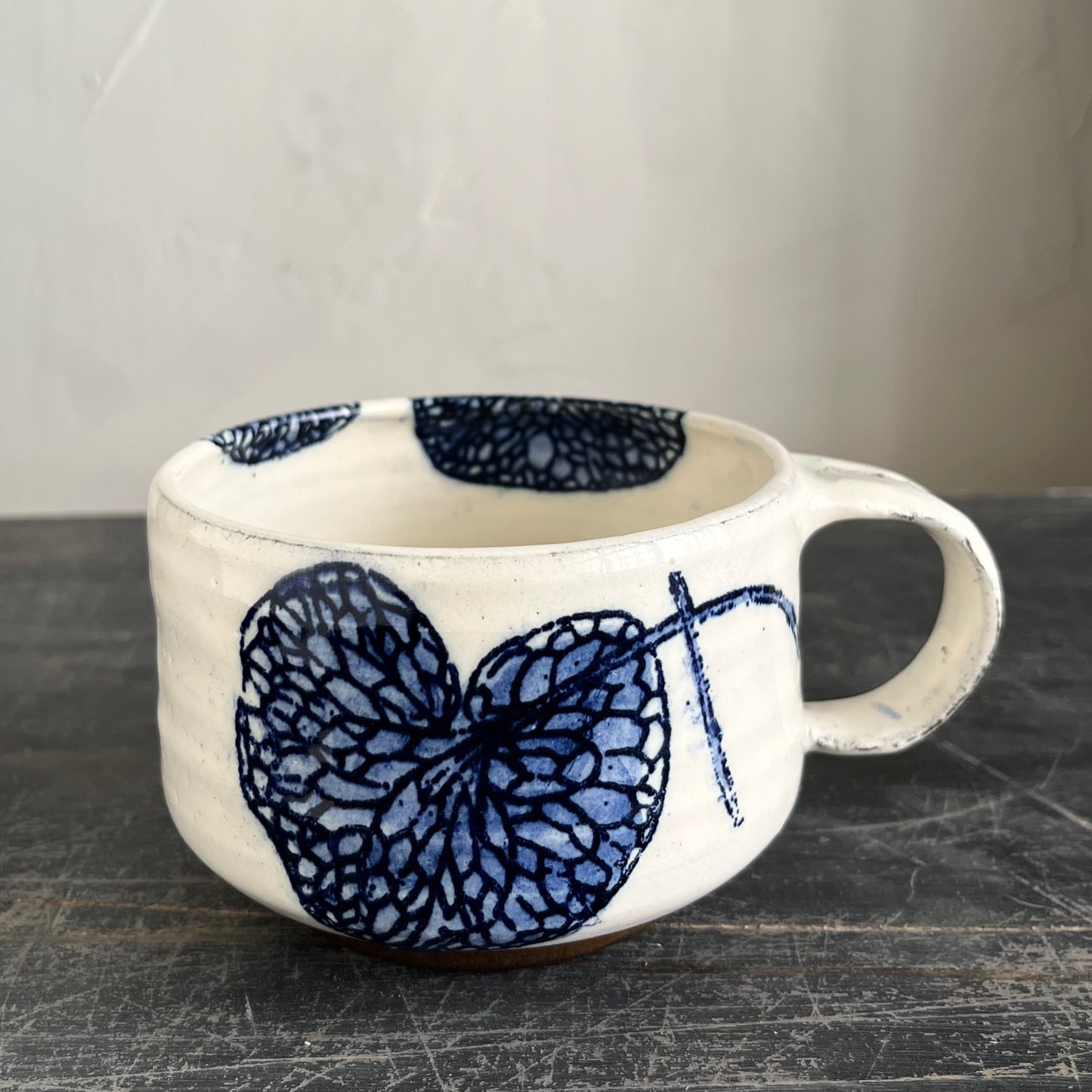 Blue leaf mug