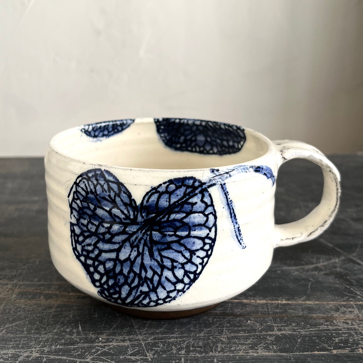 Blue leaf mug